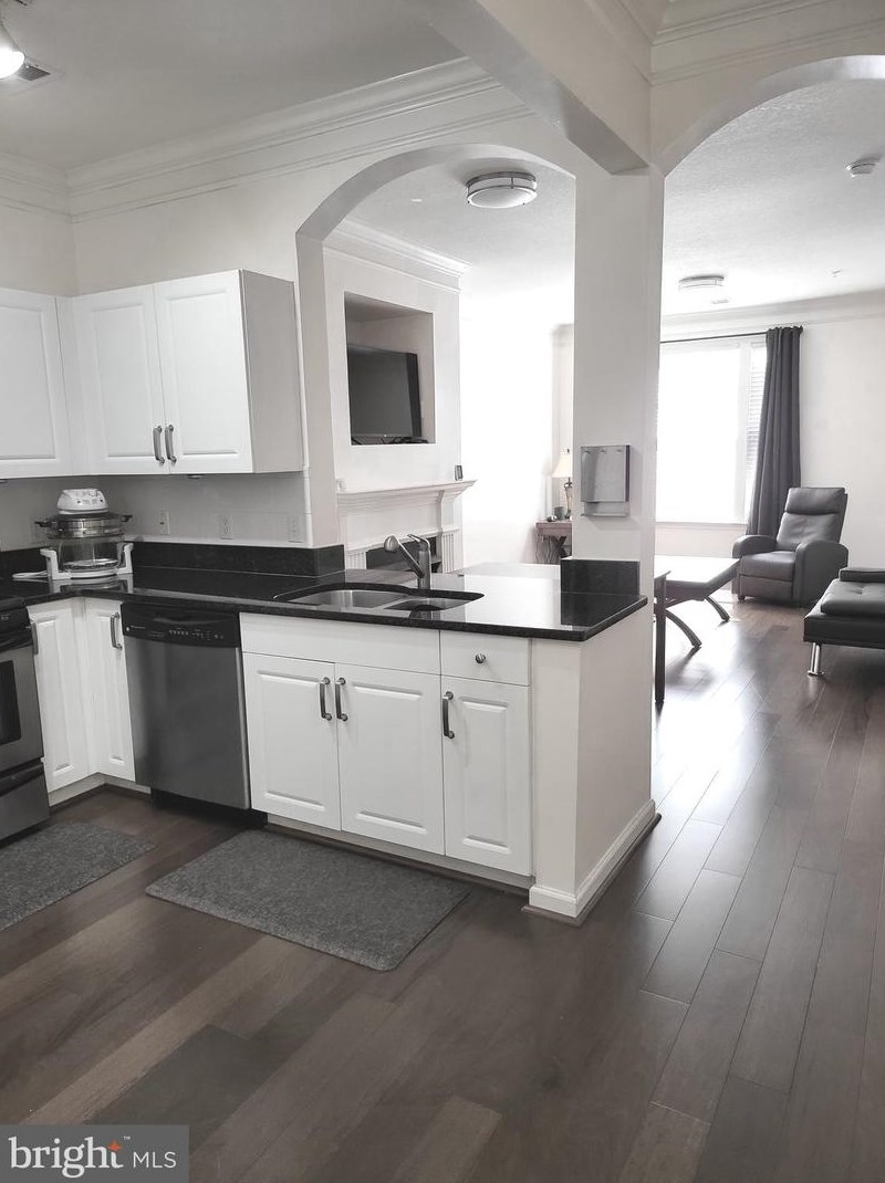 3 Arch Pl #127, Gaithersburg, MD 20878