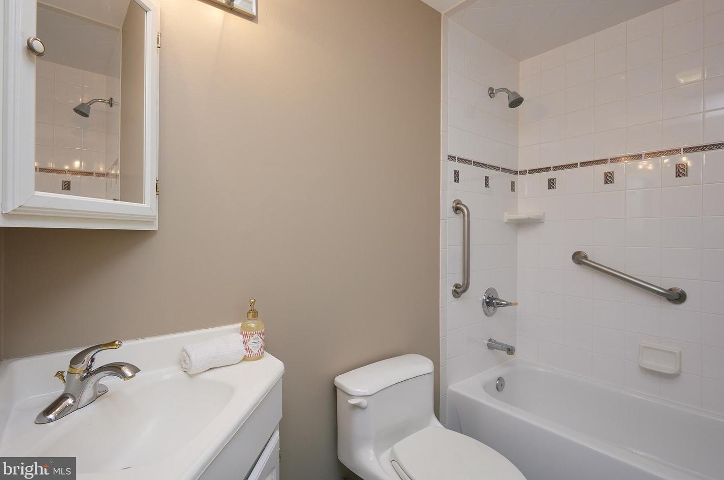 13324 Darnestown Rd, Gaithersburg MD  20878-3510 exterior