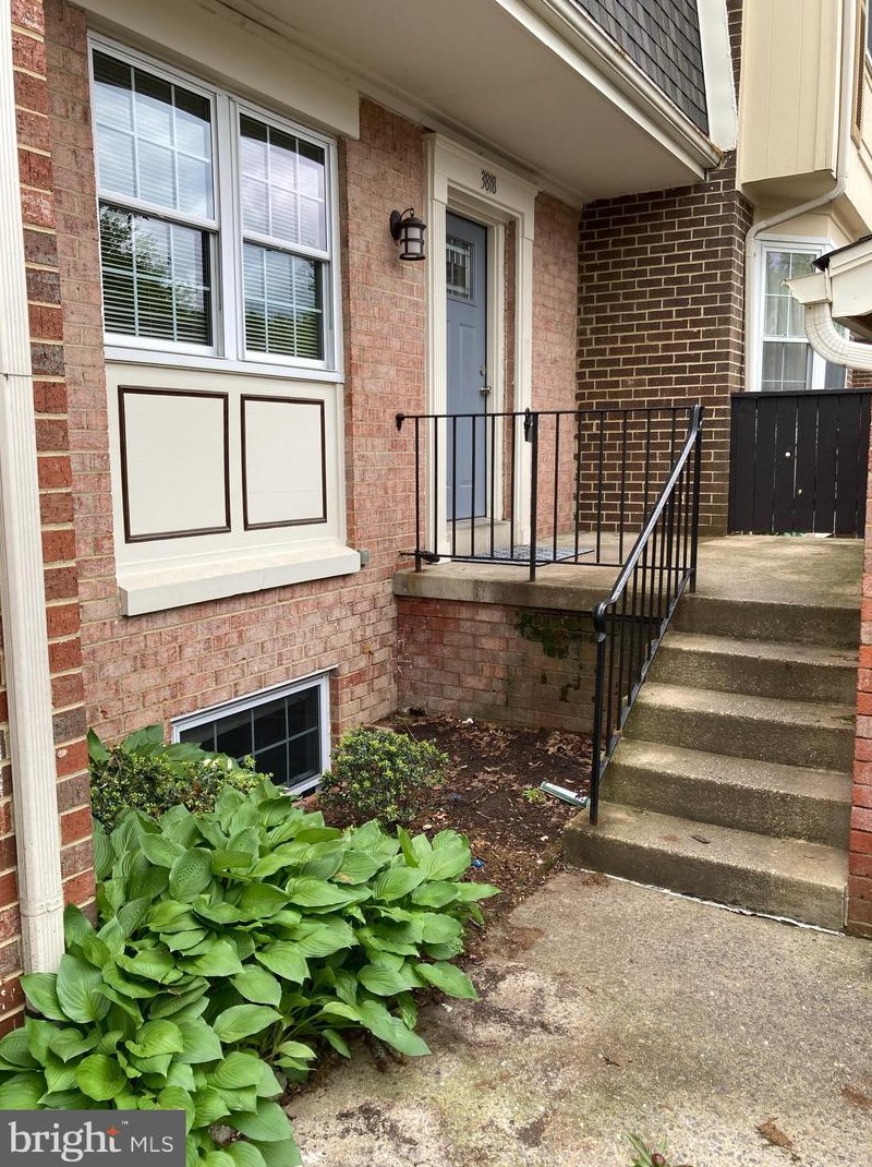 3818 Dunsinane Dr, Silver Spring, MD 20906