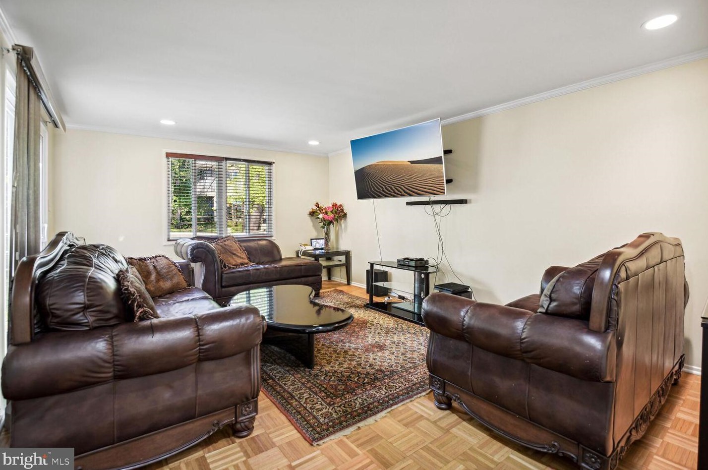 10519 Cambridge Ct, Gaithersburg, MD 20886-3933