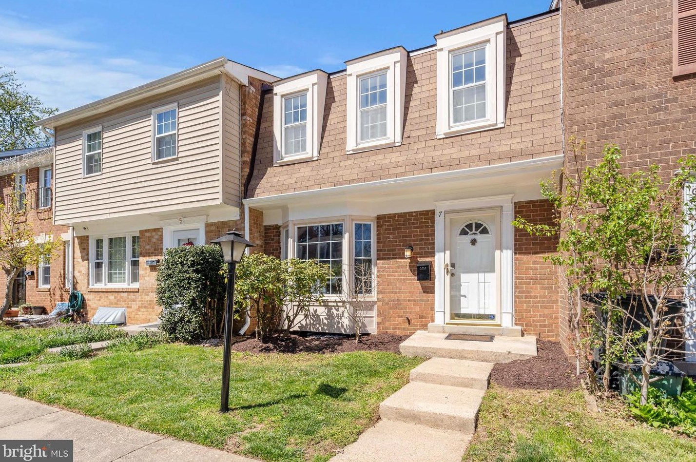 7 Hibiscus Ct, Gaithersburg, MD 20878-2842