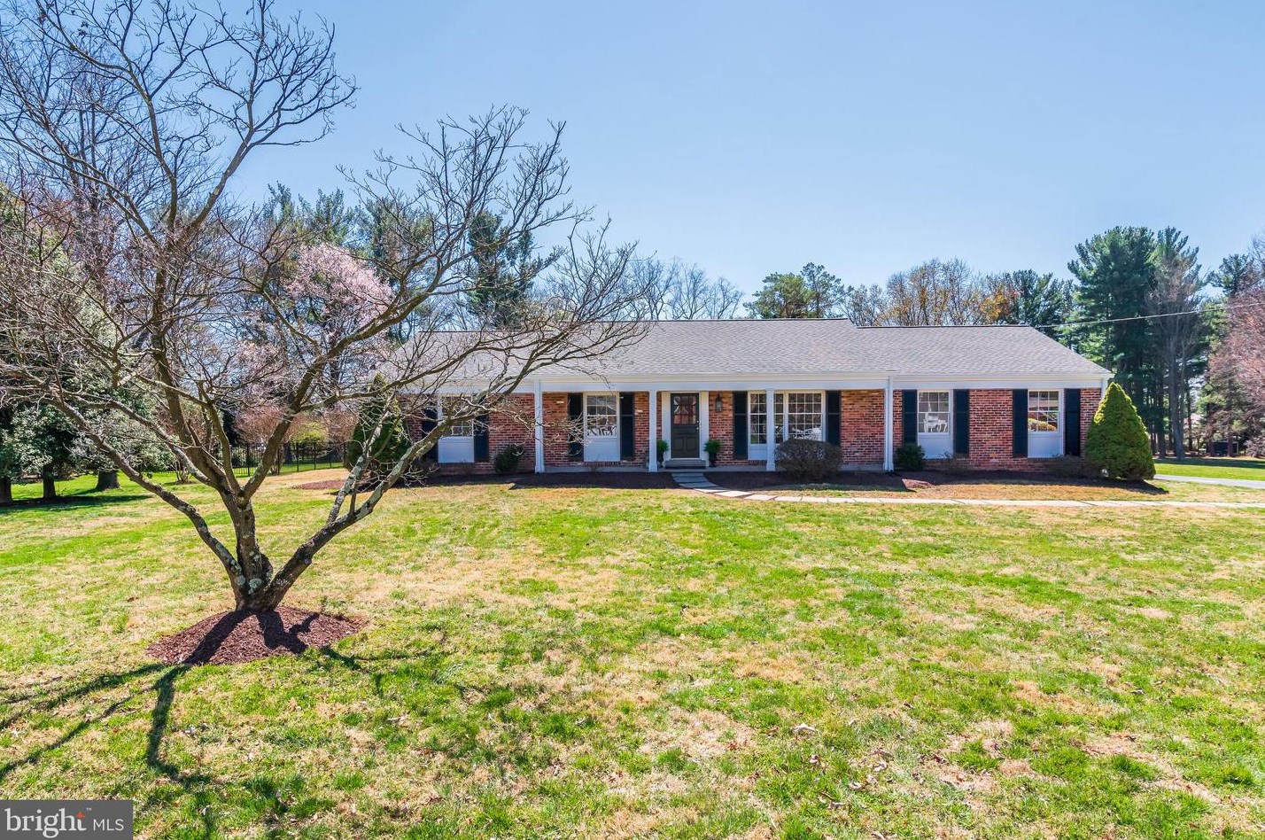 12908 Scarlet Oak Dr, Gaithersburg, MD 20878-3548