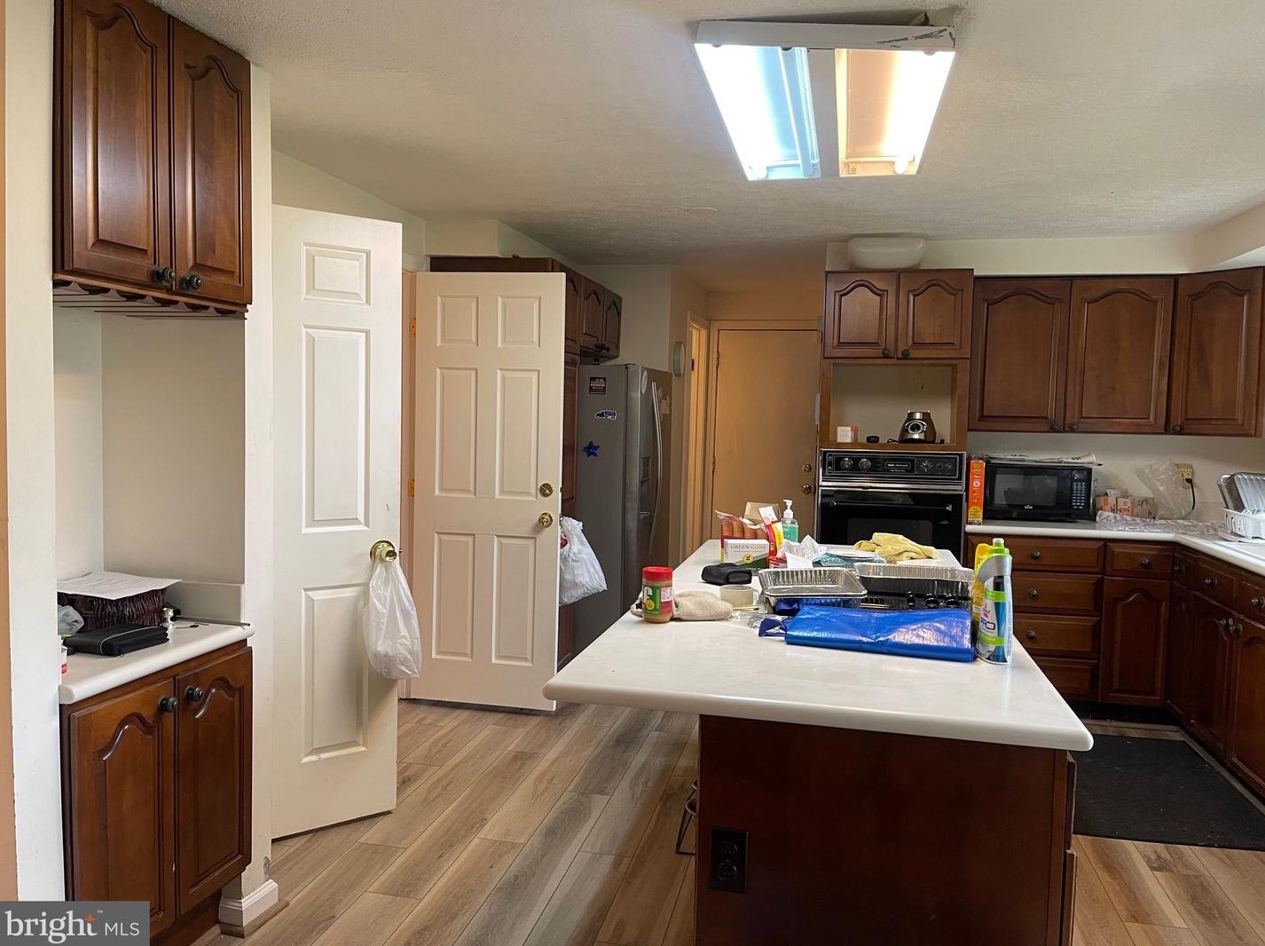 21921 Foxlair Rd, Gaithersburg MD  20882-1306 exterior