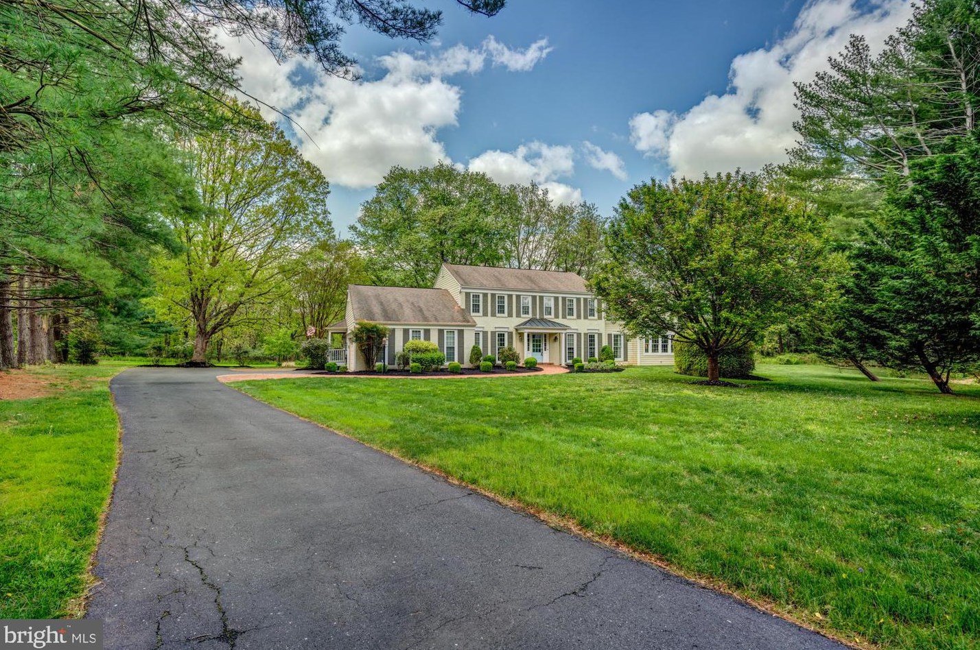 8540 Plum Creek Dr, Gaithersburg, MD 20882