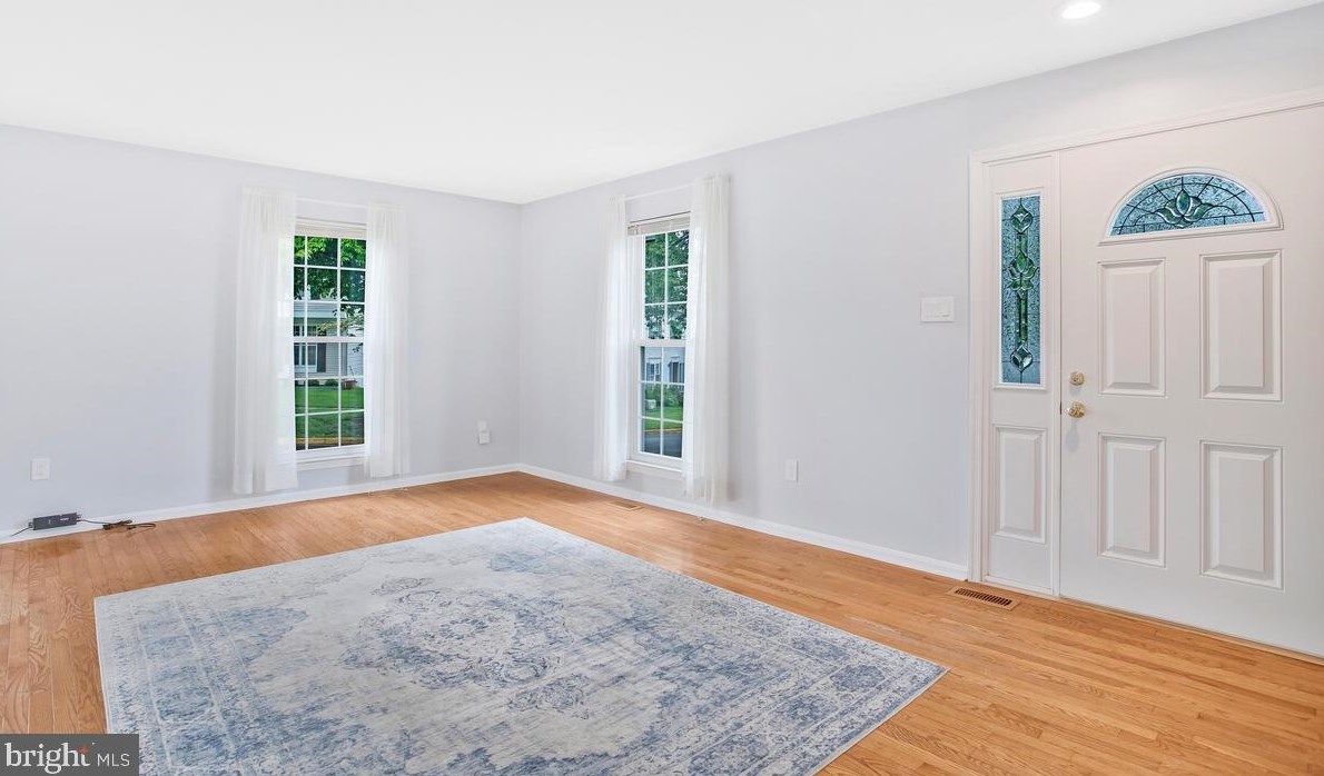 9278 Broadwater Dr, Gaithersburg MD  20879-2174 exterior
