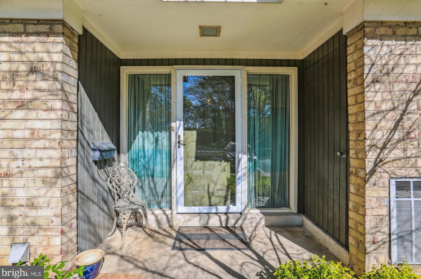 19157 Stedwick Dr, Gaithersburg, MD 20886-3954