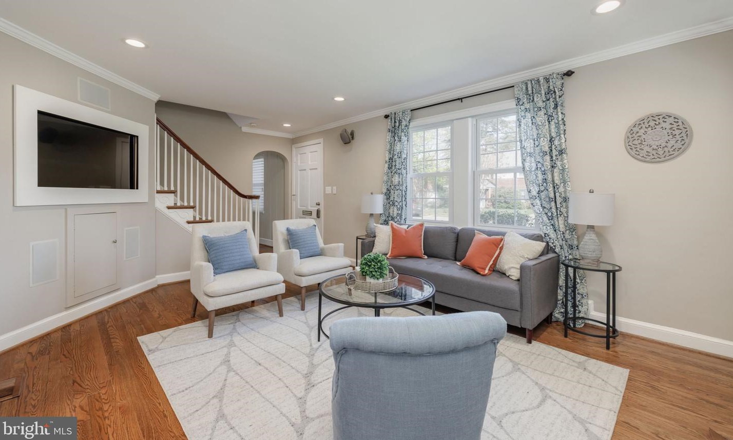 212 Normandy Dr, Silver Spring, MD 20901