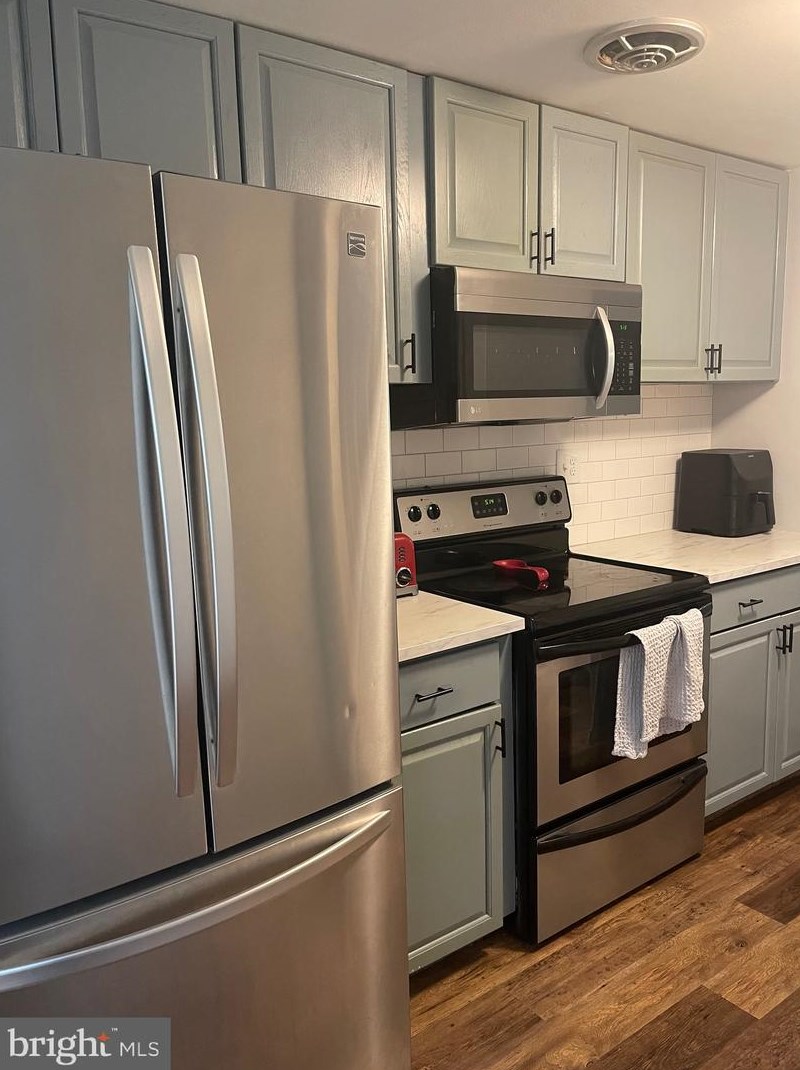 20541 Strath Haven Dr, Gaithersburg MD  20886-4061 exterior