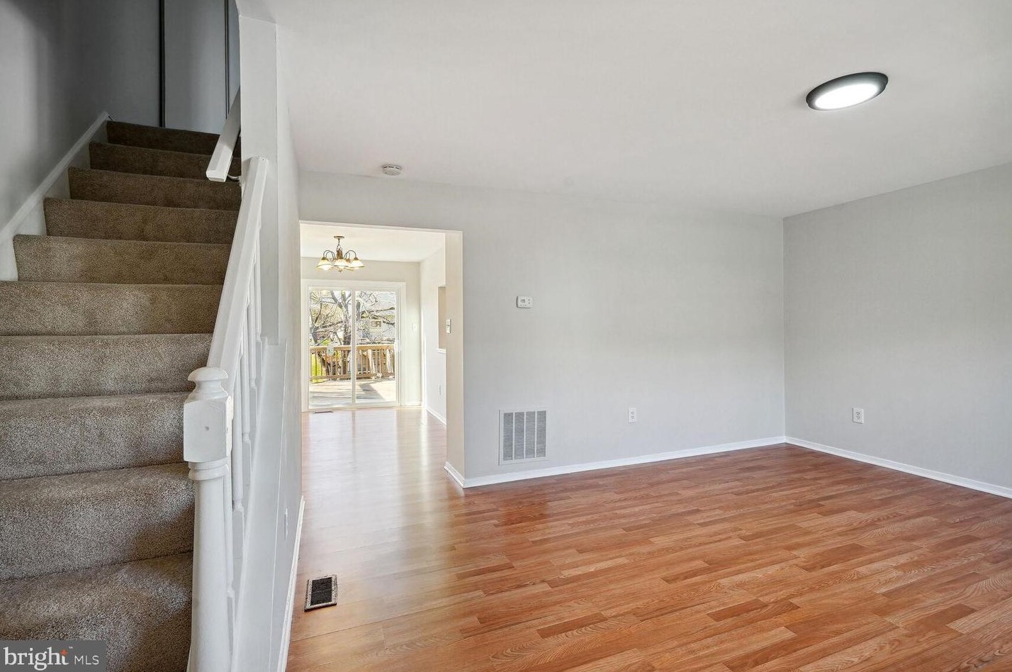 102 Bowsprit Ct, Gaithersburg, MD 20877-3451