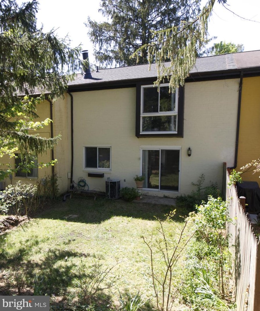 19036 Montgomery Village Ave, Gaithersburg, MD 20886-3723