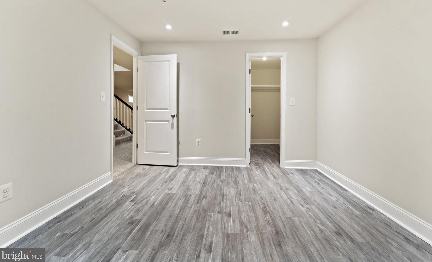 23963 Burdette Forest Rd, Clarksburg MD  20871-4420 exterior