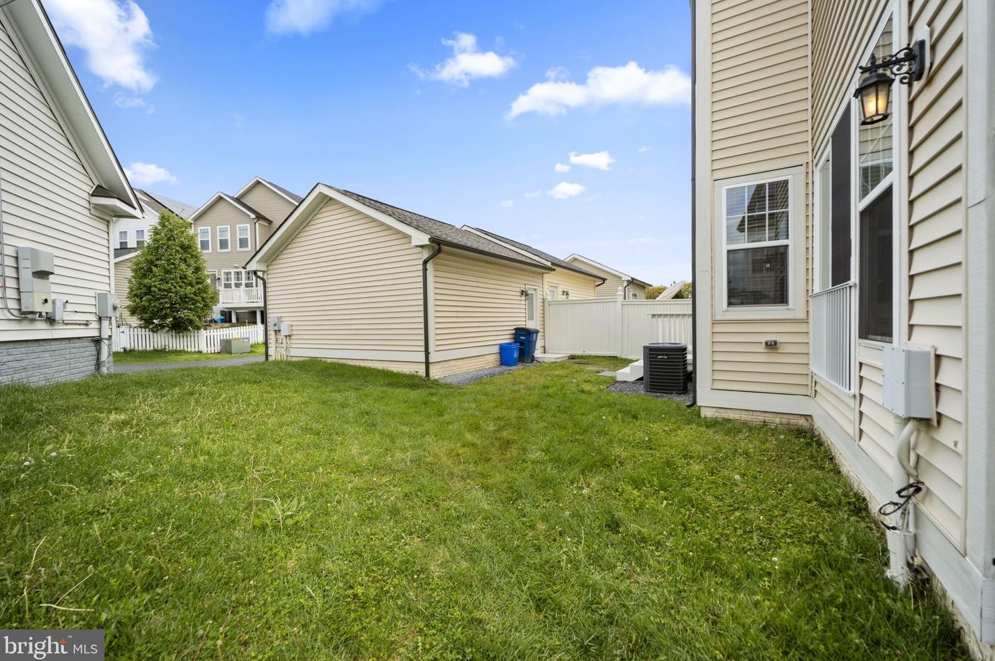 23963 Burdette Forest Rd, Clarksburg MD  20871-4420 exterior