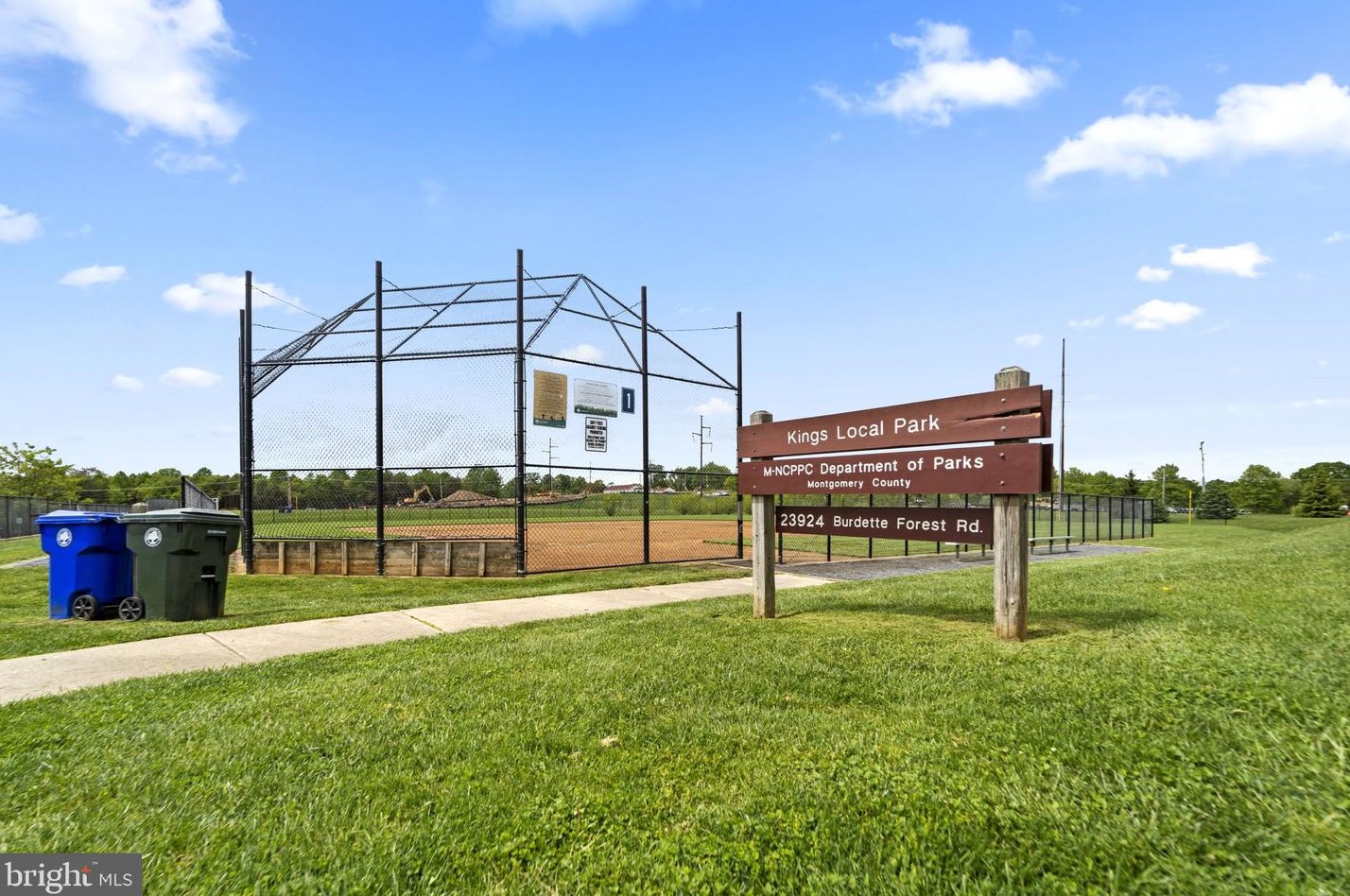 23963 Burdette Forest Rd, Clarksburg MD  20871-4420 exterior