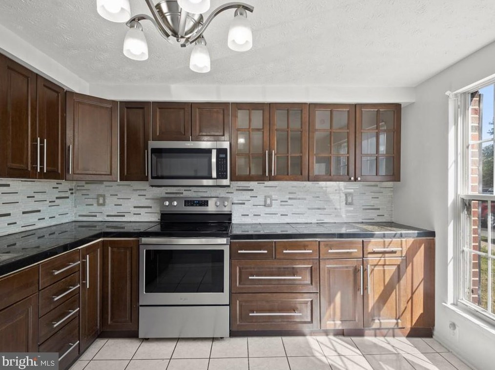 760 Clifftop Dr, Gaithersburg MD  20878-2932 exterior