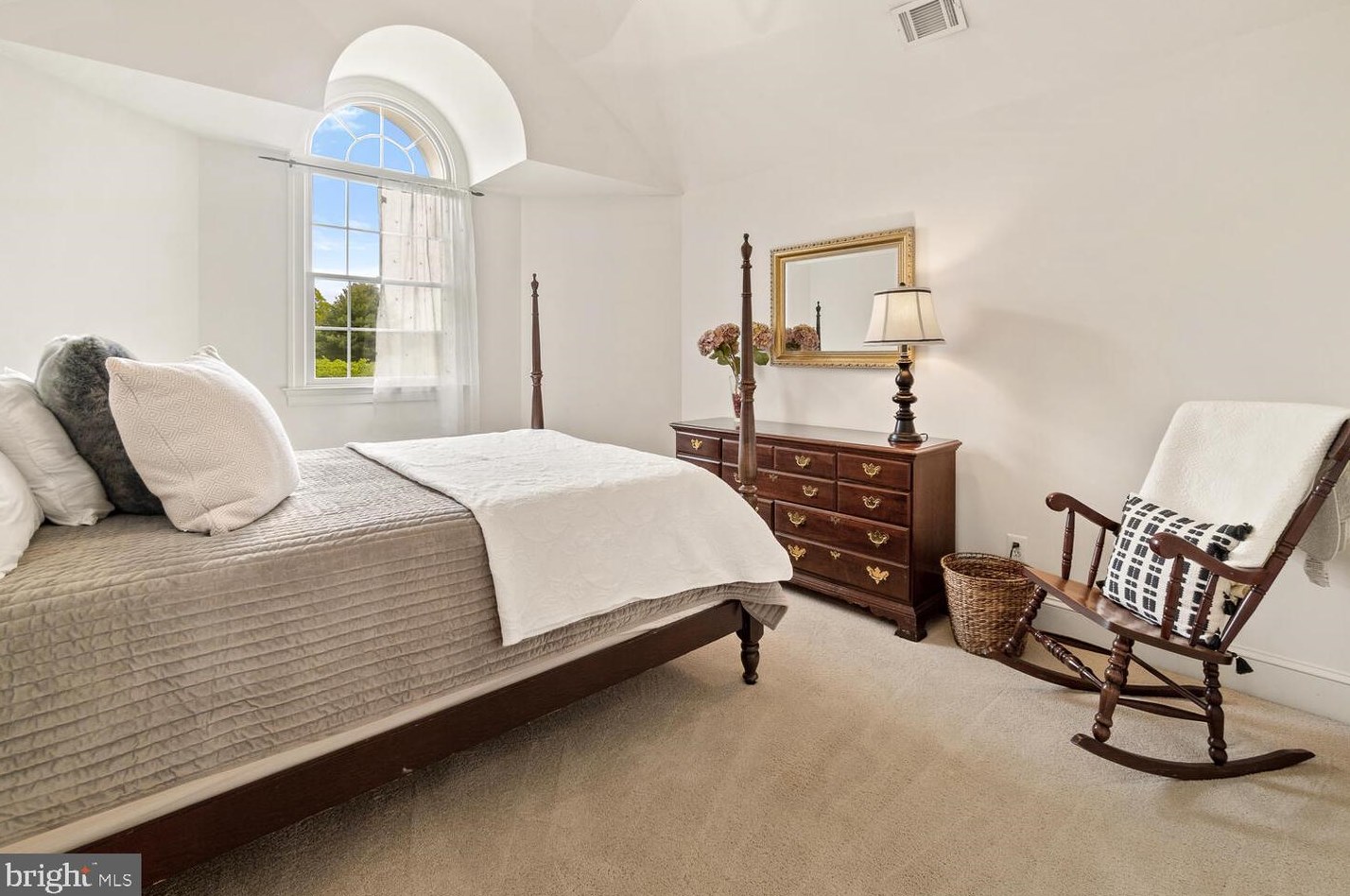 24516 Hanson Rd, Gaithersburg MD 20882-3504 exterior