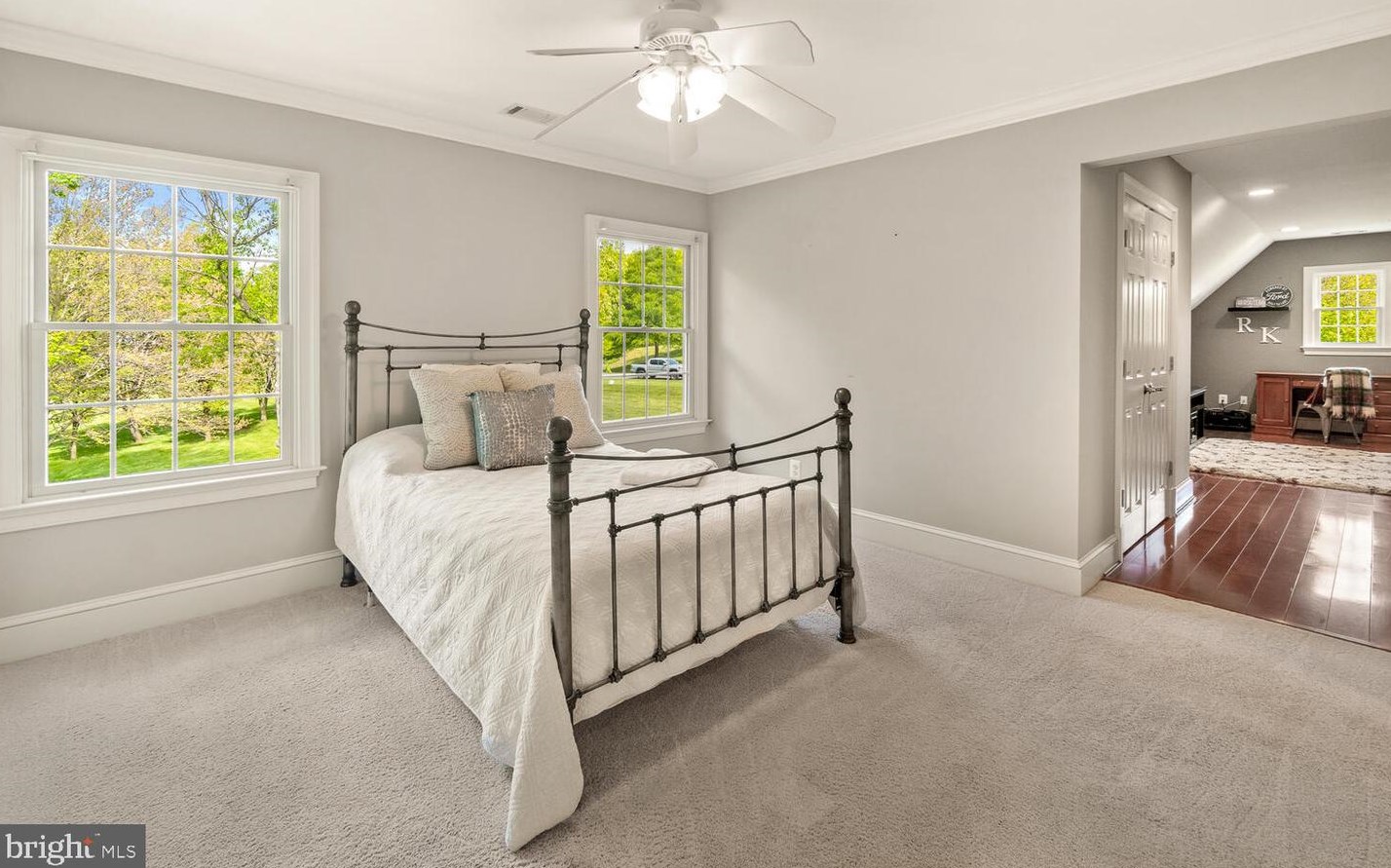 24516 Hanson Rd, Gaithersburg MD 20882-3504 exterior