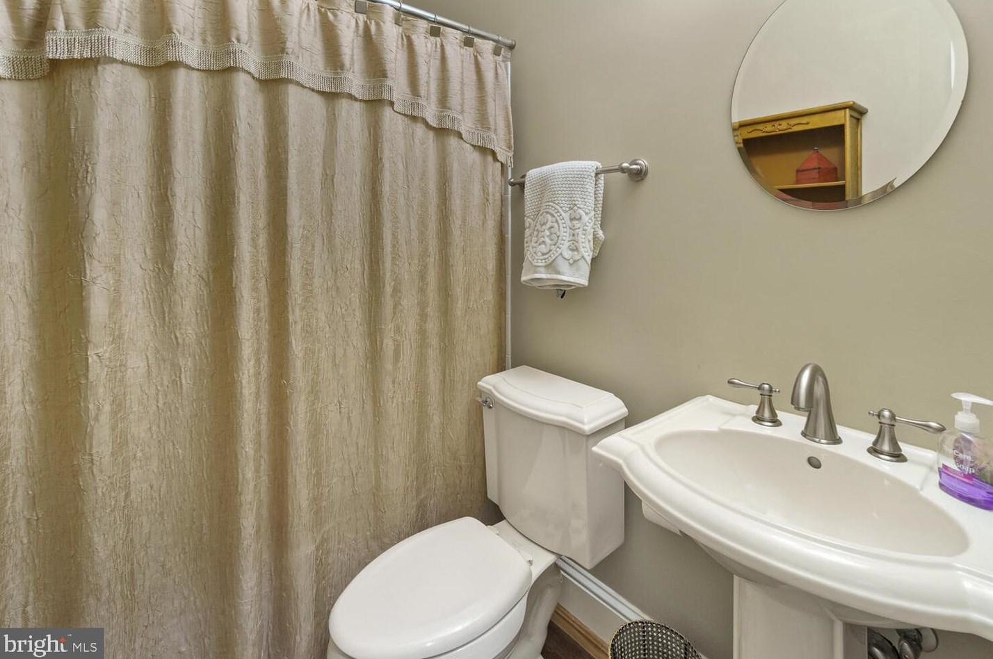 24516 Hanson Rd, Gaithersburg MD 20882-3504 exterior