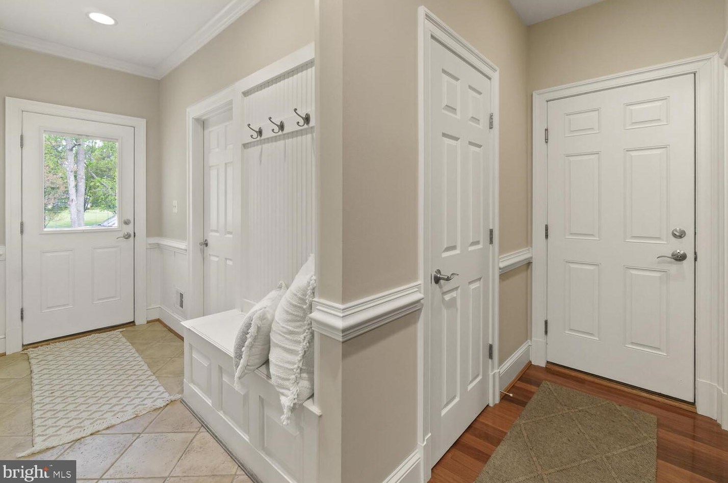 24516 Hanson Rd, Gaithersburg MD 20882-3504 exterior