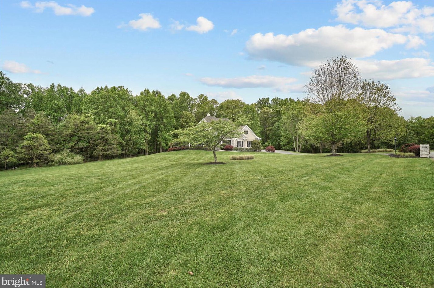 24516 Hanson Rd, Gaithersburg MD 20882-3504 exterior