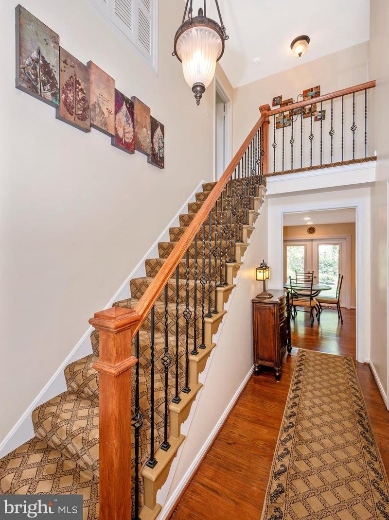 10021 Dellcastle Rd, Gaithersburg MD  20886-1318 exterior