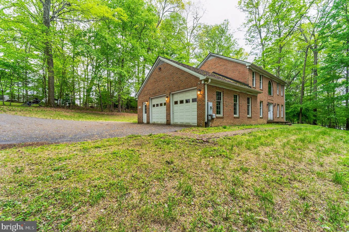 8225 Hawkins Creamery Rd, Gaithersburg, MD 20882-3513