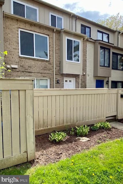 9317 Chadburn Pl, Gaithersburg MD  20886-4034 exterior