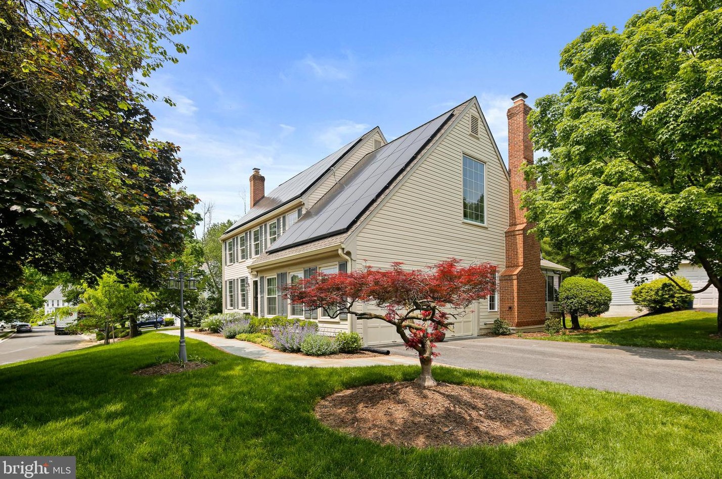 2 Frances Green Ct, Gaithersburg, MD 20878-4254