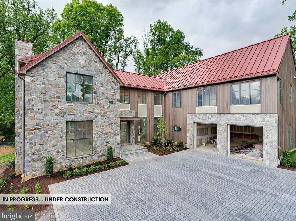 7027 Longwood Dr, Bethesda, MD 20817-2117