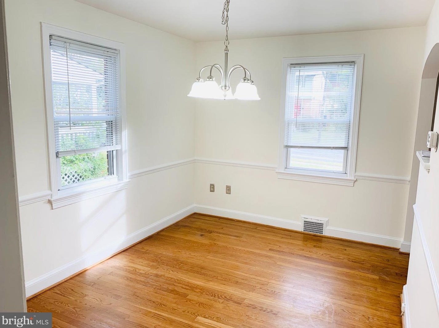 2207 Seminary Rd, Silver Spring, MD 20910