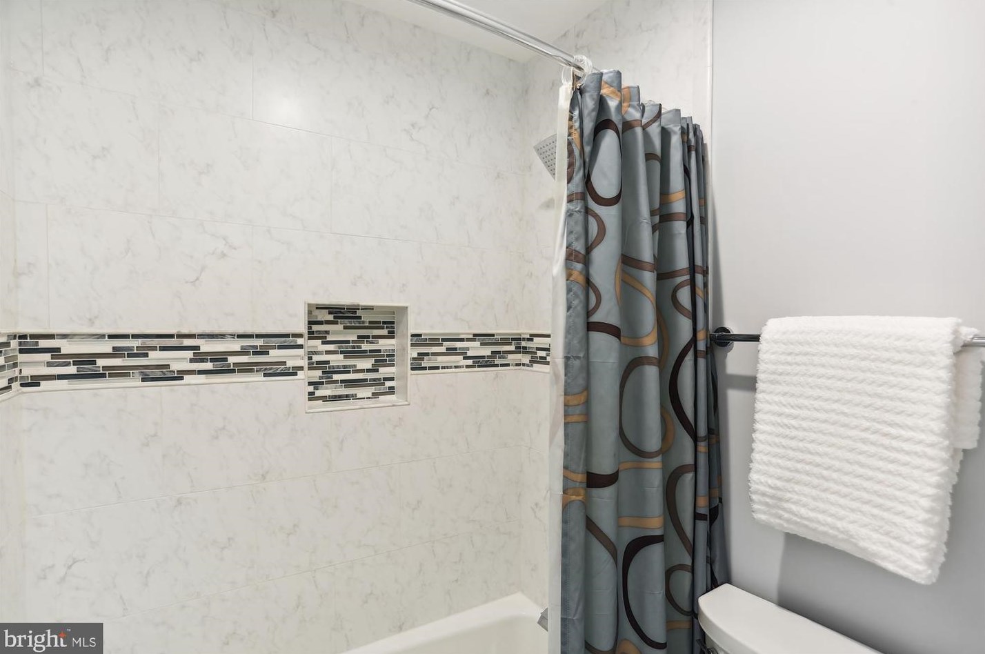 203 Beckwith St, Gaithersburg MD 20878-5603 exterior