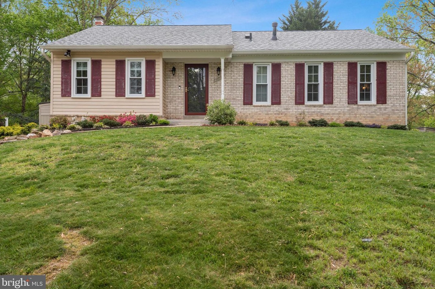 17717 Overwood Dr, Olney, MD 20832-2014