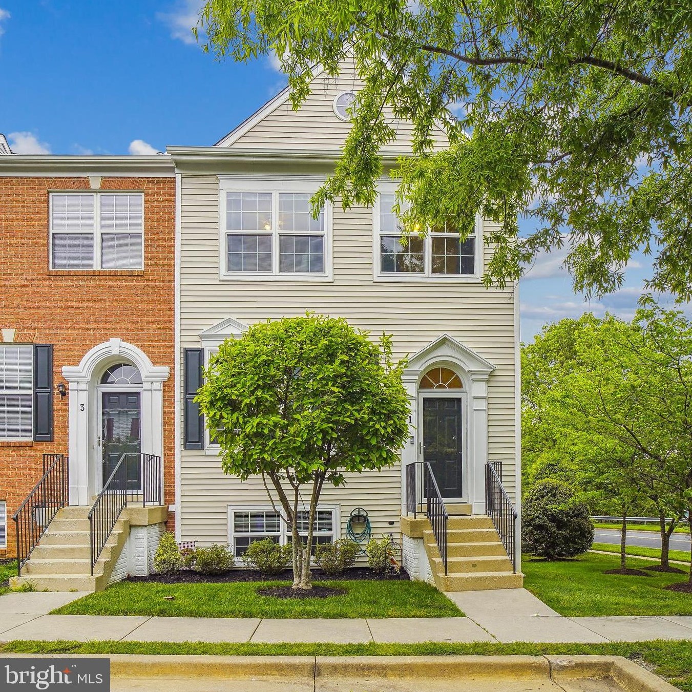 1 Castle Garden Ct, Olney, MD 20832