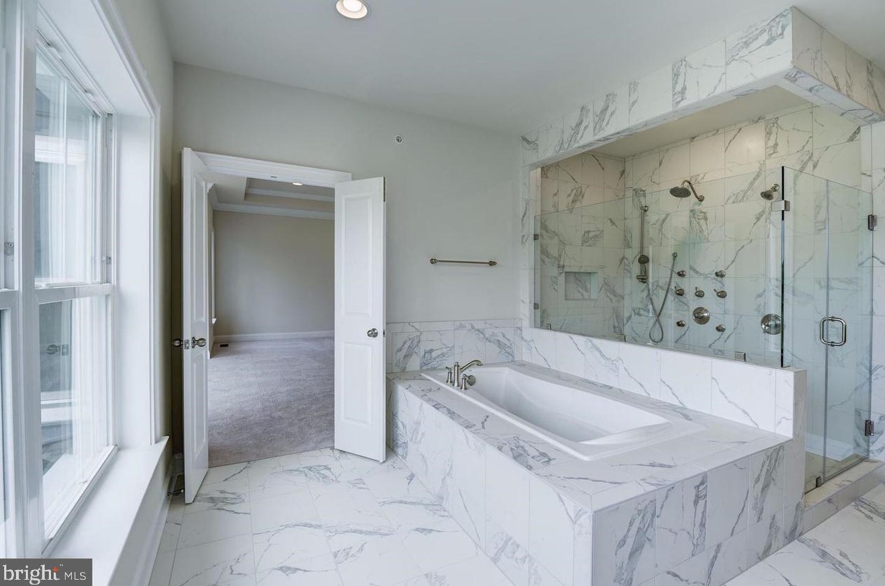 6820 Maple Knoll Dr, Gaithersburg MD  20882 exterior