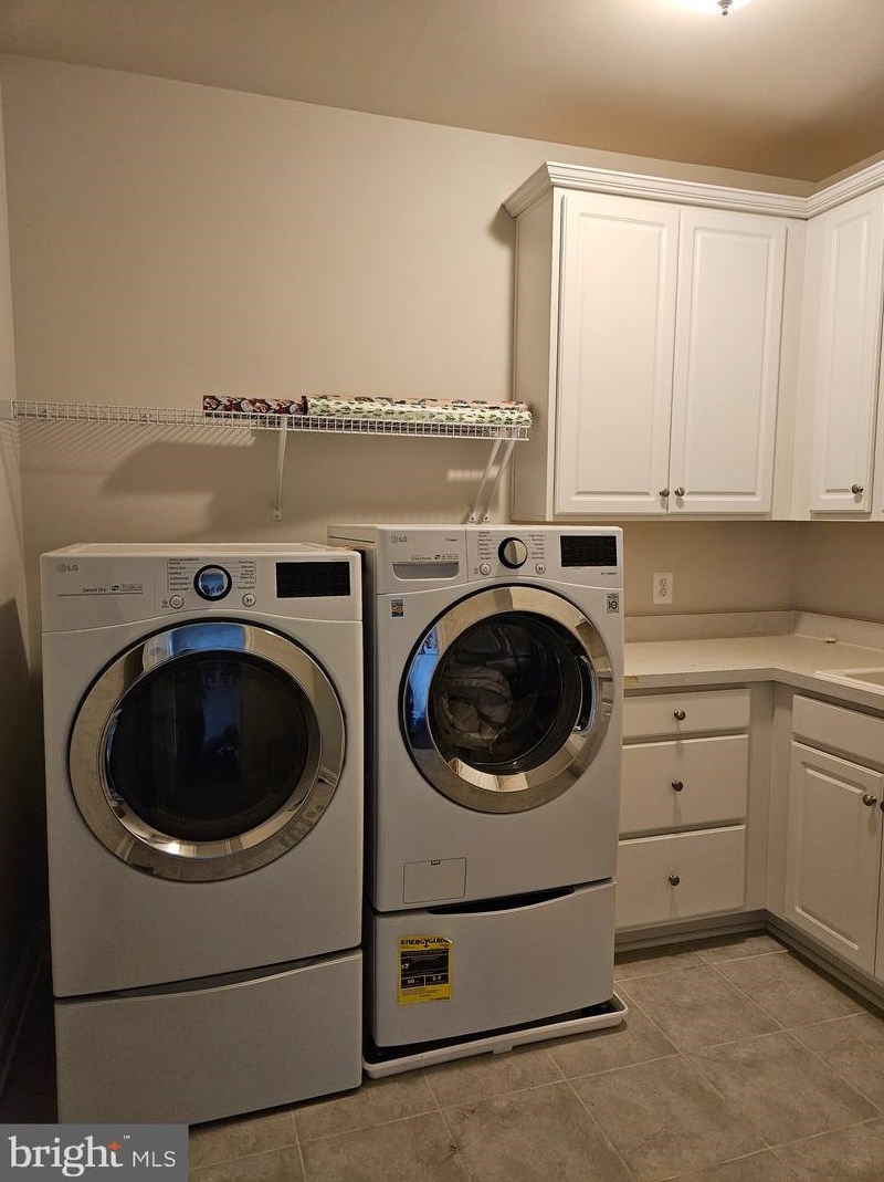 6820 Maple Knoll Dr, Gaithersburg MD  20882 exterior