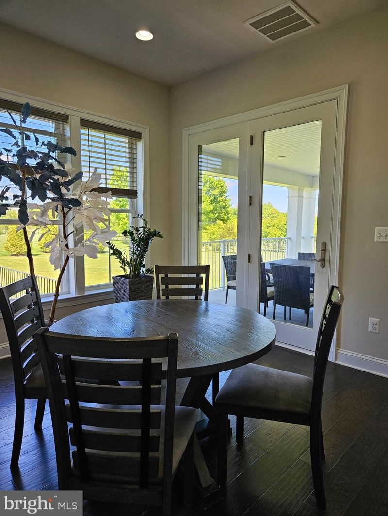 6820 Maple Knoll Dr, Gaithersburg MD  20882 exterior