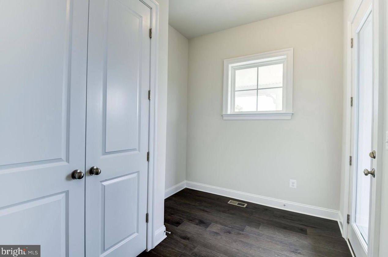 6820 Maple Knoll Dr, Gaithersburg MD  20882 exterior