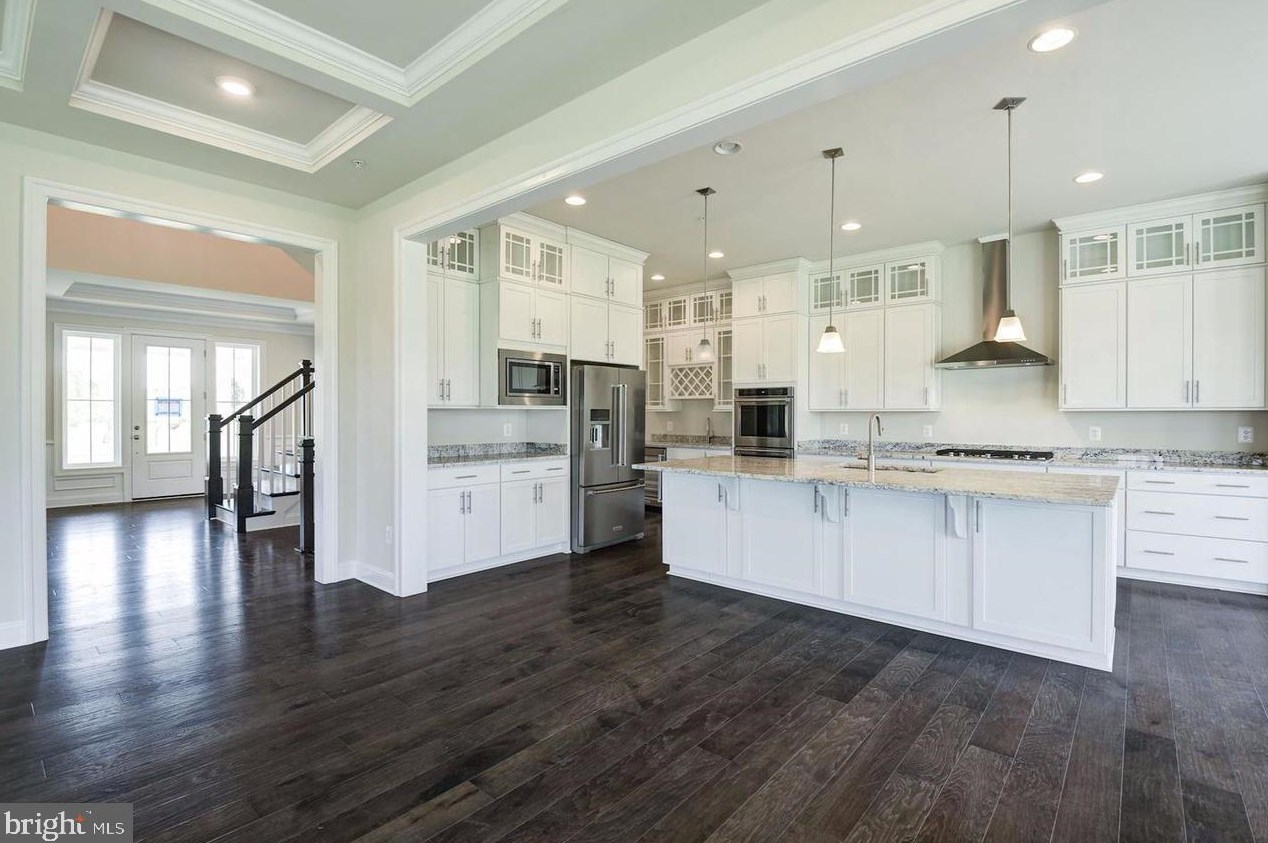 6820 Maple Knoll Dr, Gaithersburg MD  20882 exterior