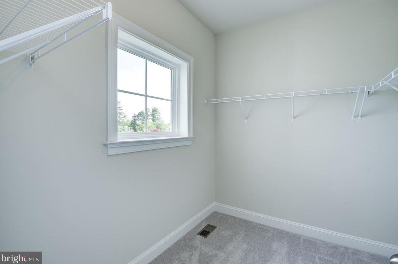 6820 Maple Knoll Dr, Gaithersburg MD  20882 exterior