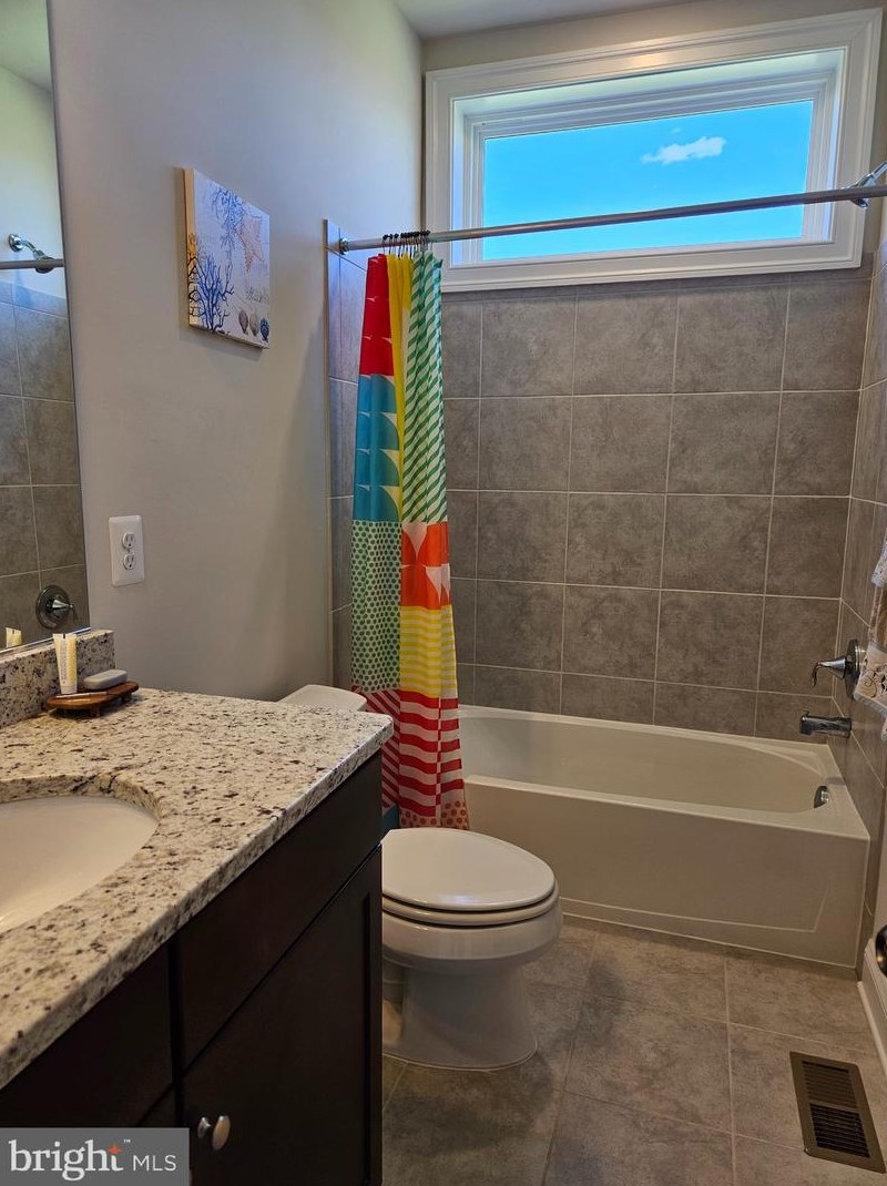 6820 Maple Knoll Dr, Gaithersburg MD  20882 exterior