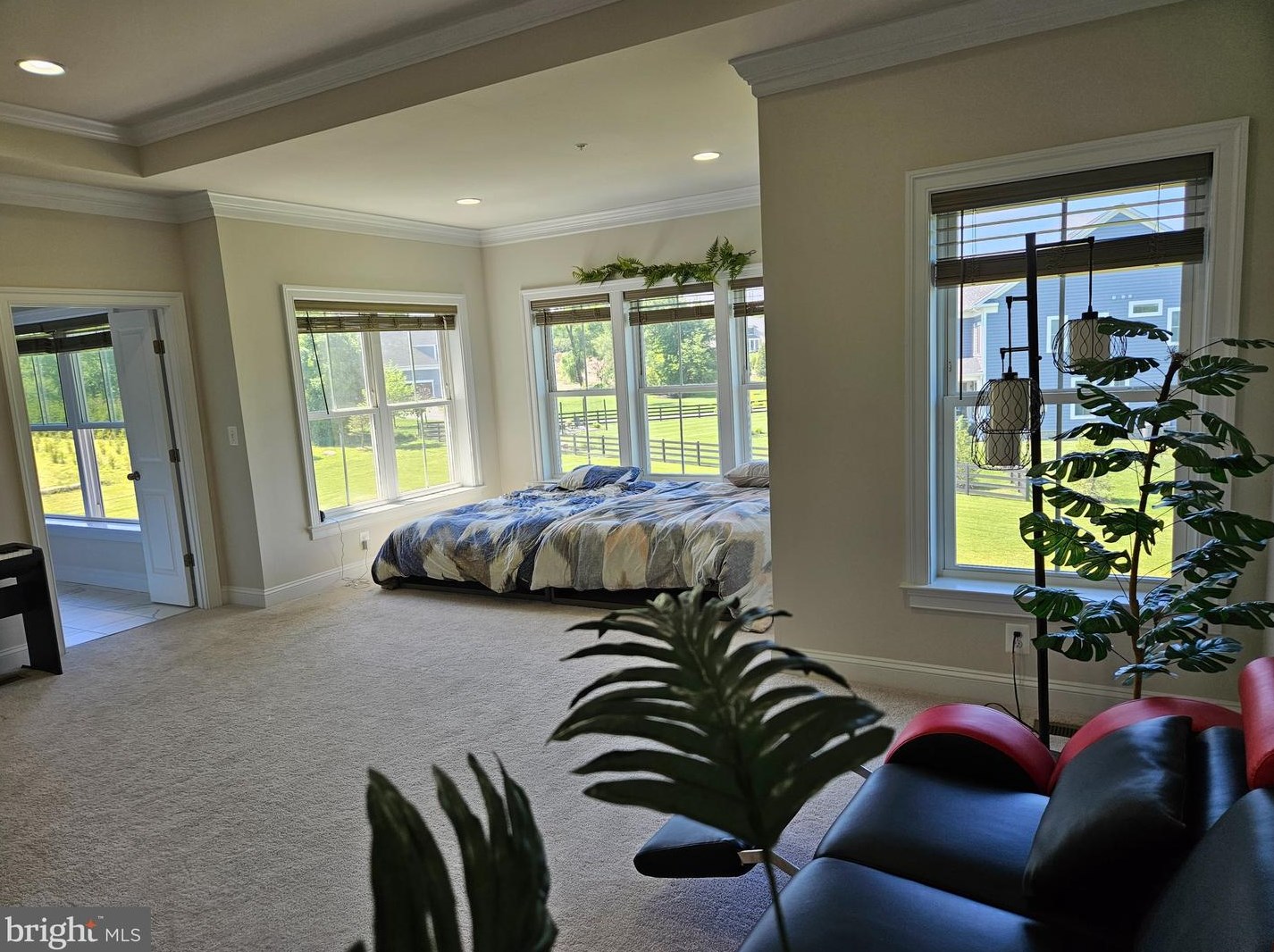 6820 Maple Knoll Dr, Gaithersburg MD  20882 exterior