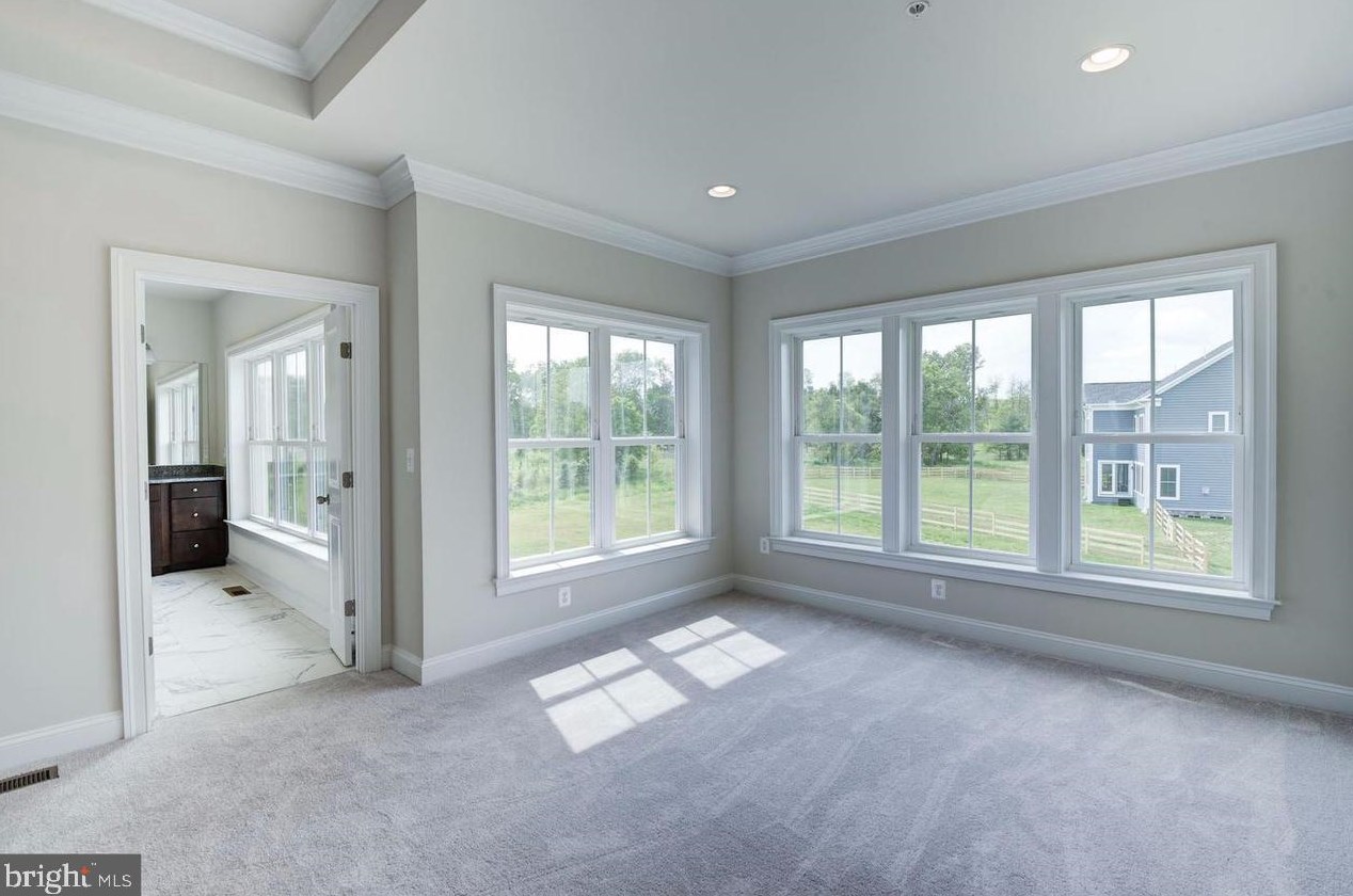 6820 Maple Knoll Dr, Gaithersburg MD  20882 exterior