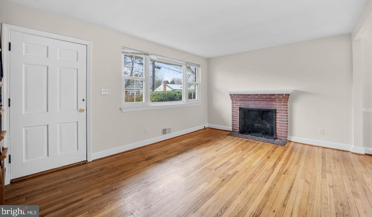 10610 Ordway Dr, Silver Spring, MD 20901