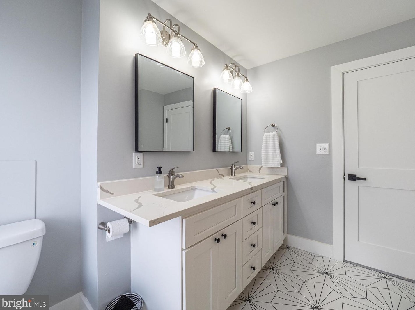 605 Steinbeck Ave, Gaithersburg MD  20878 exterior