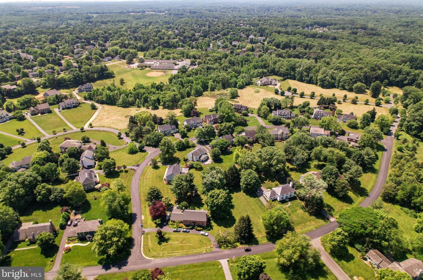 12902 Quail Run Ct, Gaithersburg MD 20878-3524 exterior