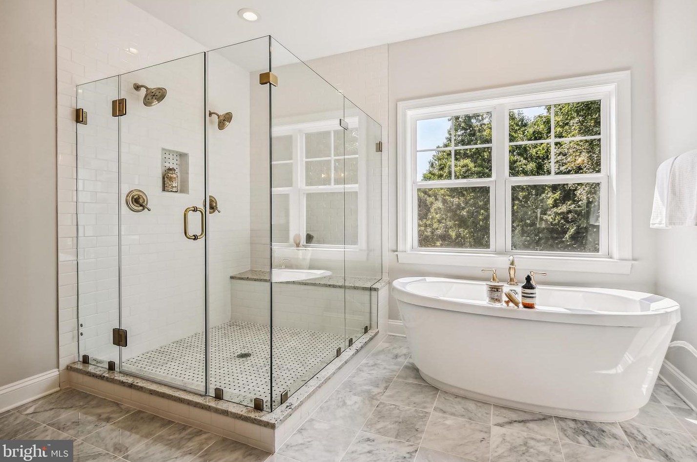 12902 Quail Run Ct, Gaithersburg MD 20878-3524 exterior