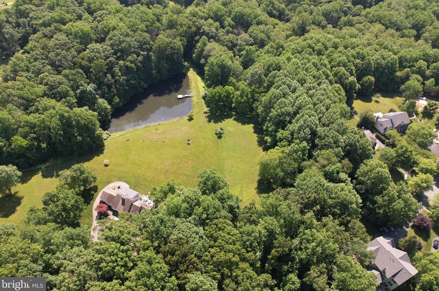 12902 Quail Run Ct, Gaithersburg MD 20878-3524 exterior