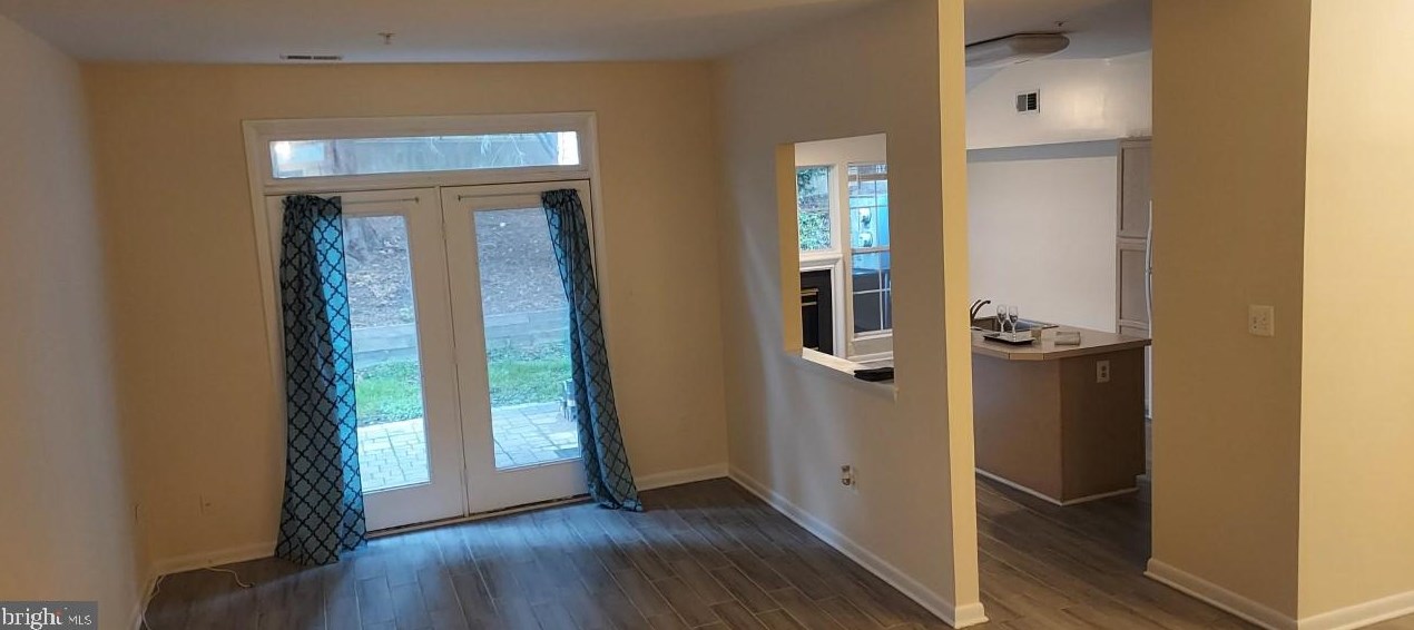 18076 Royal Bonnet Cir, Gaithersburg MD  20886-0444 exterior