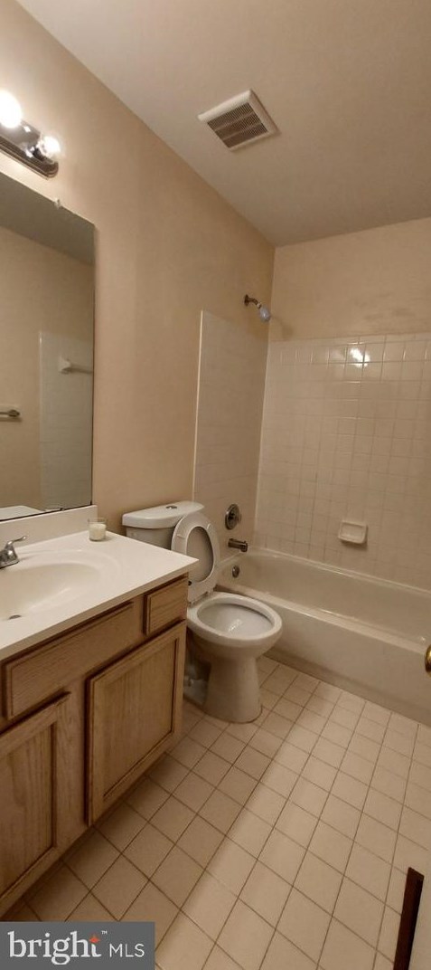 18076 Royal Bonnet Cir, Gaithersburg MD  20886-0444 exterior