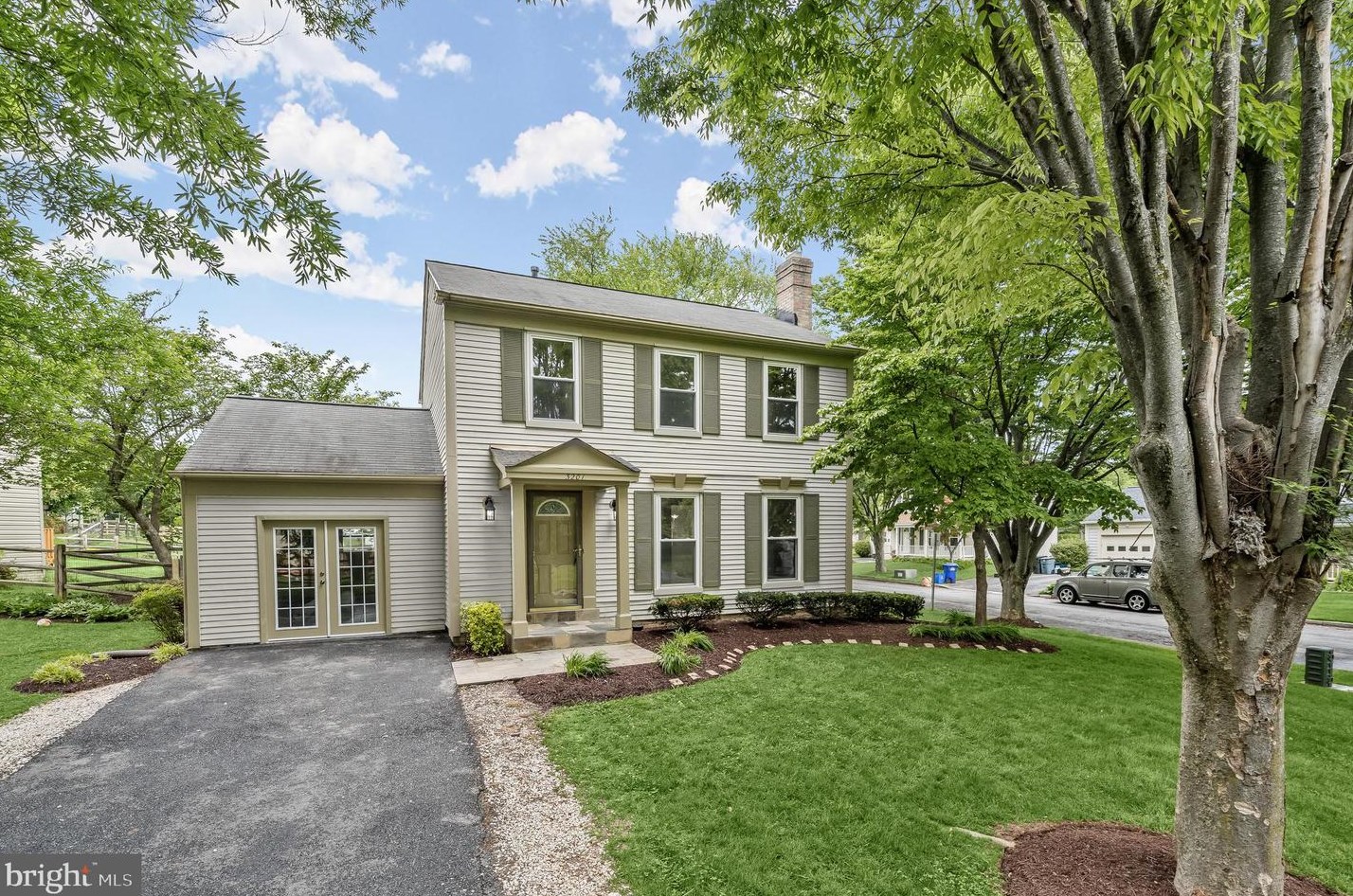 3201 Sandburg Ter, Olney, MD 20832-2533