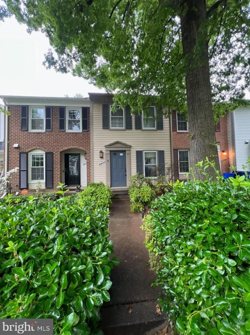 20531 Strath Haven Dr, Gaithersburg, MD 20886-4061